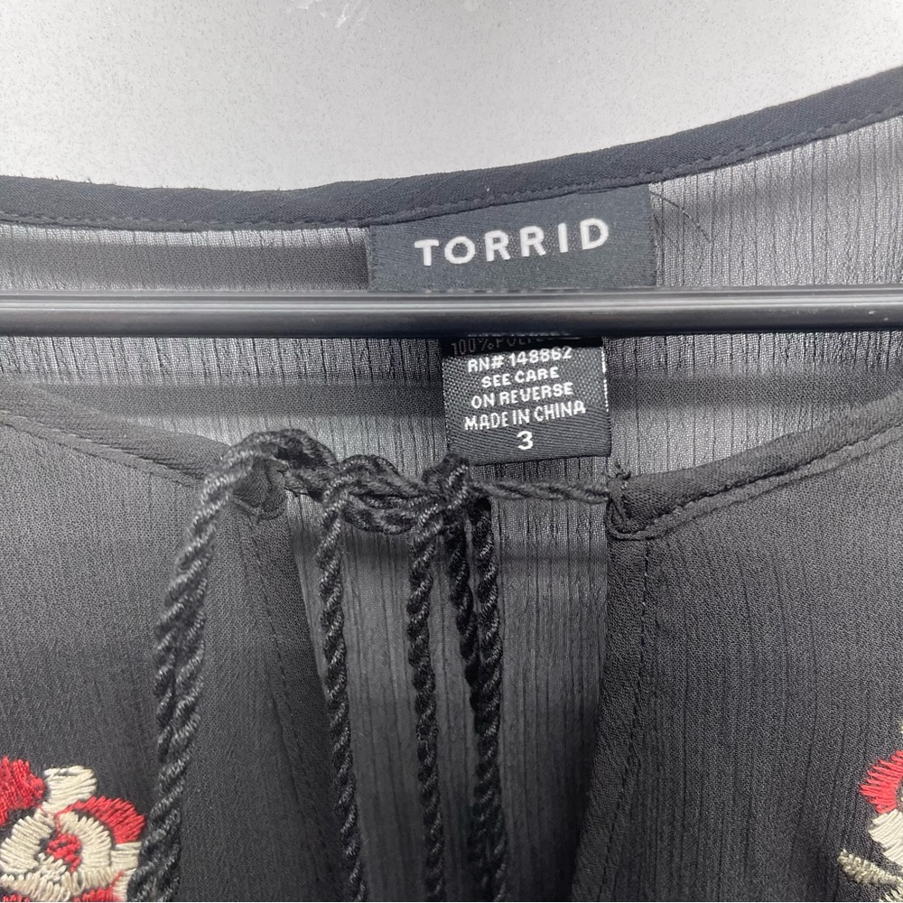 Torrid embroidered chiffon bell sleeve blouse 3X - Picture 6 of 10